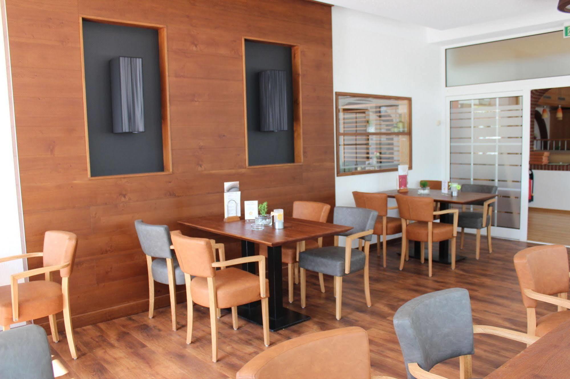 Hotel Ripken Kirchhatten Exterior photo